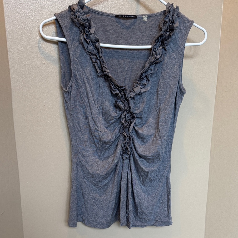 Ellie Tahari Women’s Gray Ruffled Sleeveless Top size small like new